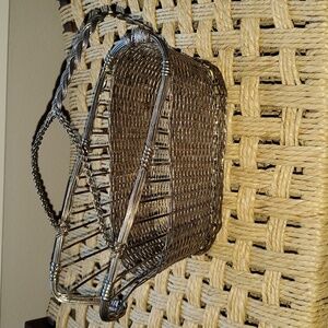 Metal Wine Basket Holder